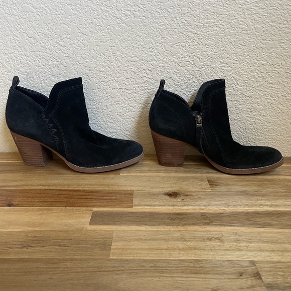 Sam Edelman Black Ankle Booties - Picture 2 of 6